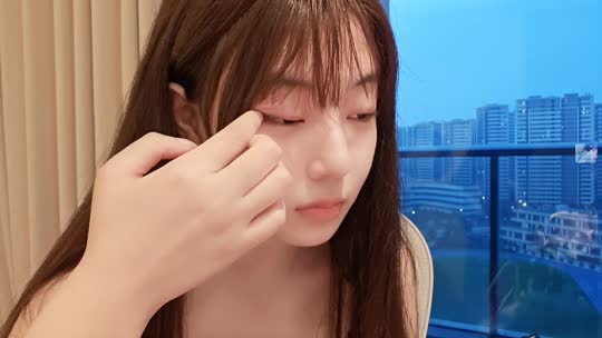 日常 眼睛肿了
