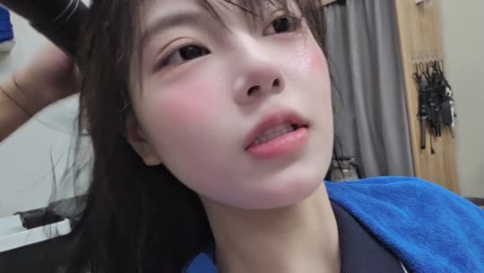 小镇首富冲百守