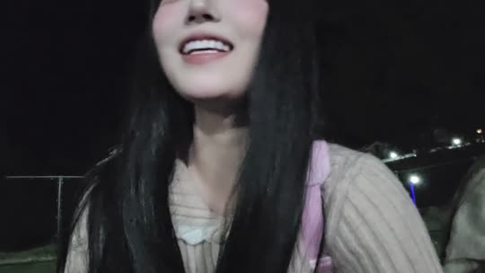 小镇首富打三字徽章