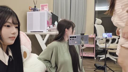小镇首富打三字