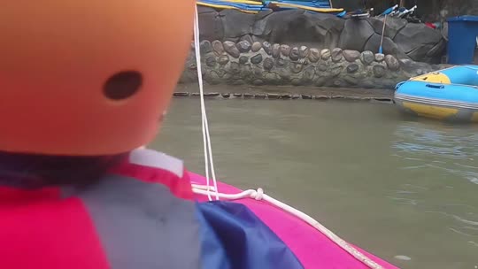 跨越两省的漂流中