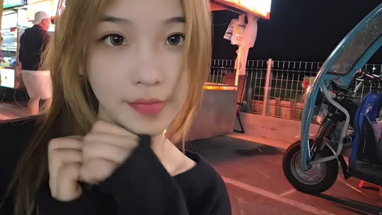 老爷们杭州逛夜市