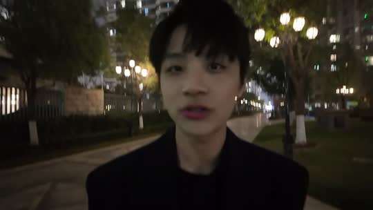 纯情男大