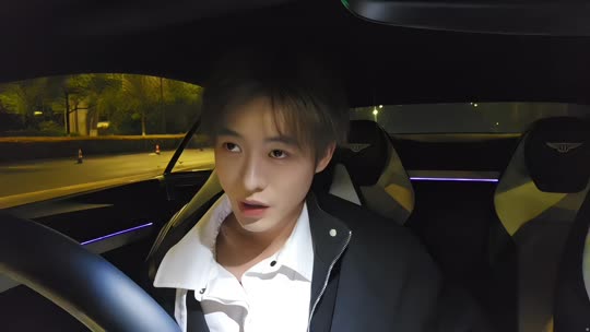 去找童哥打球