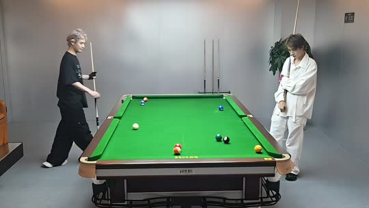 去找童哥打球