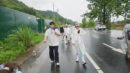 来了