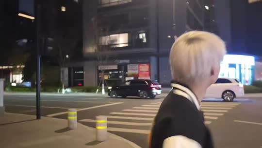 来了