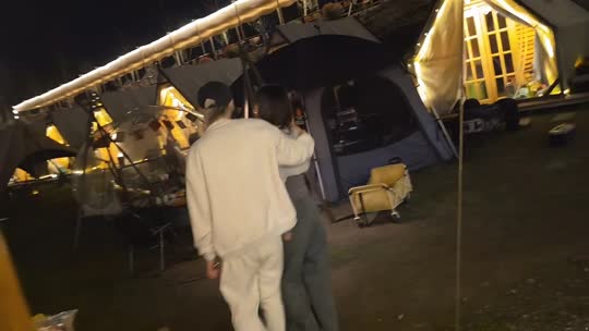 杭州露营放烟花