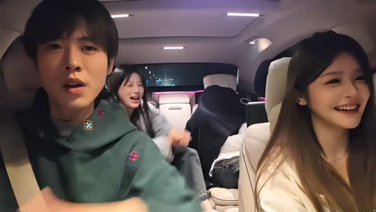 杭州露营放烟花