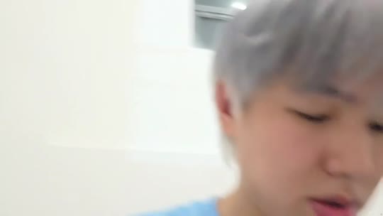 恭喜陌白哥荣升超皇!