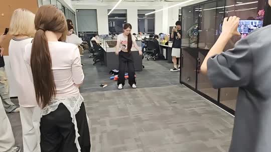 接善良队女队员