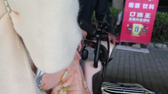陈朝朝小镇过冬记